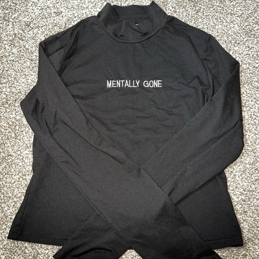 HIGH-NECK GRAPHIC TEE
